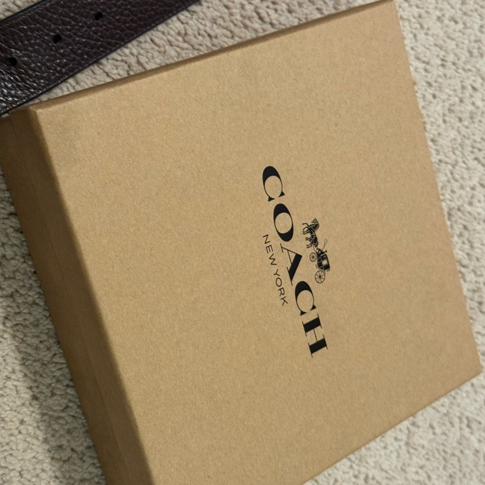 Coach Men's Belt Set in Chrome and Gold buckles - Picture 3 of 4
